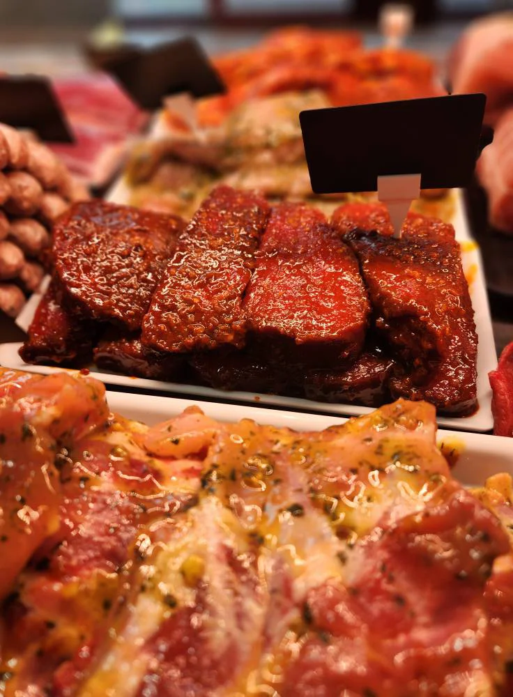 Tranches viande marinée barbecue, spécialités locales Maison Lenormand Tinchebray Bocage