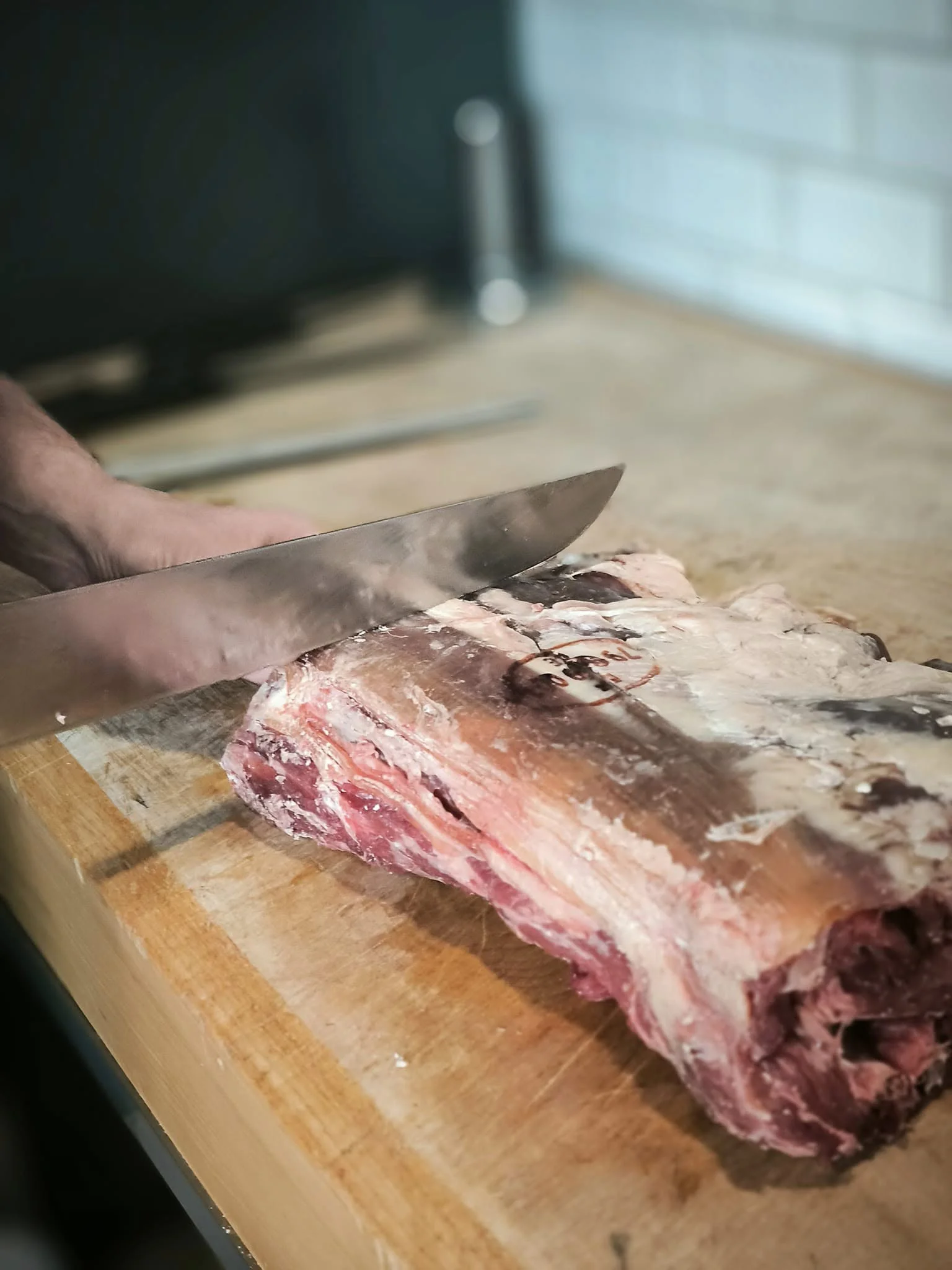 Découpe viande artisanale, boucherie locale Maison Lenormand Tinchebray Bocage