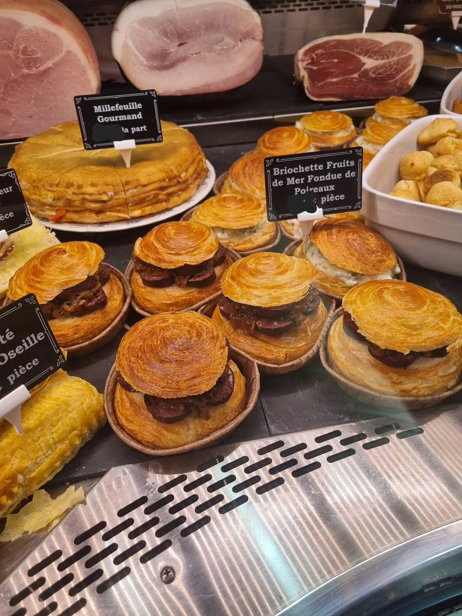 Briochettes fruits mer millefeuille gourmand, spécialités locales Maison Lenormand Tinchebray Bocage