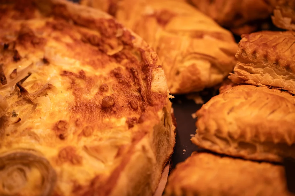 Quiches tourtes appétissantes, spécialités locales Maison Lenormand Tinchebray Bocage